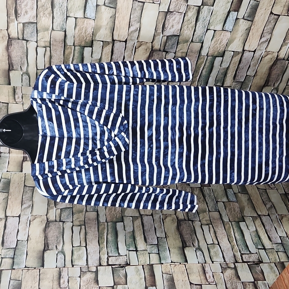 Blue Curl Beach Cover-up - Picture 5 of 7